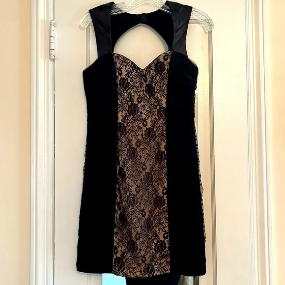 blue dress for baby girl Adrianna Papell v-neck lace pintuck sheath jersey dress - Wholesale main image 0